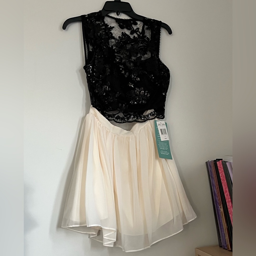 Brand New 2 Piece Outfit size 7